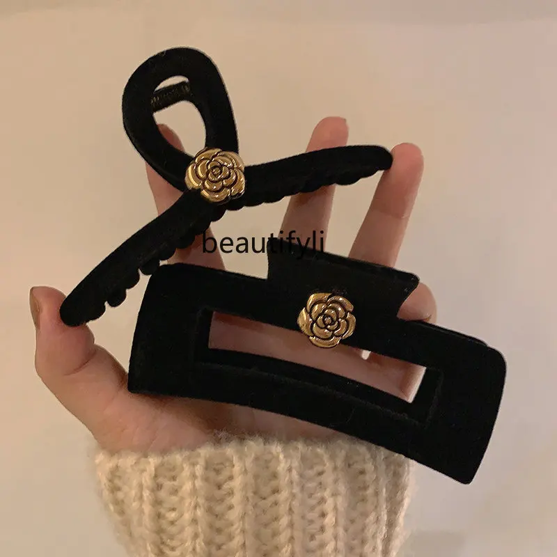 

Camellia Velvet Grip ~ Black Retro French Back Head Updo Shark Clip