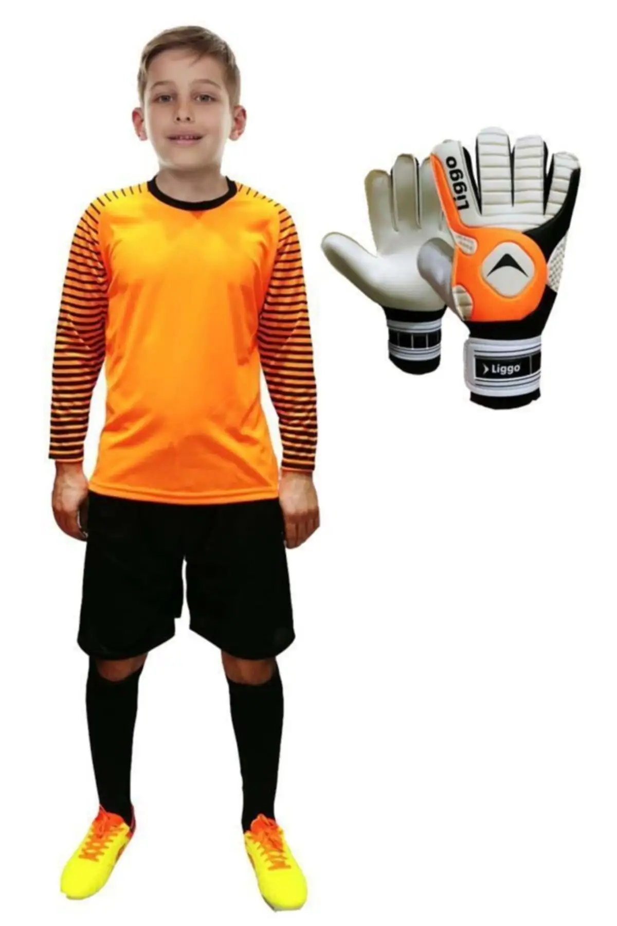 

Детская одежда и перчатки для вратаря