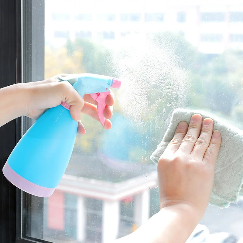

1 PC Hand Pressure Watering Spray Bottle Refillable Liquid Bottle Sub-bottling Empty Container Garden Plant Flowers Sprayer