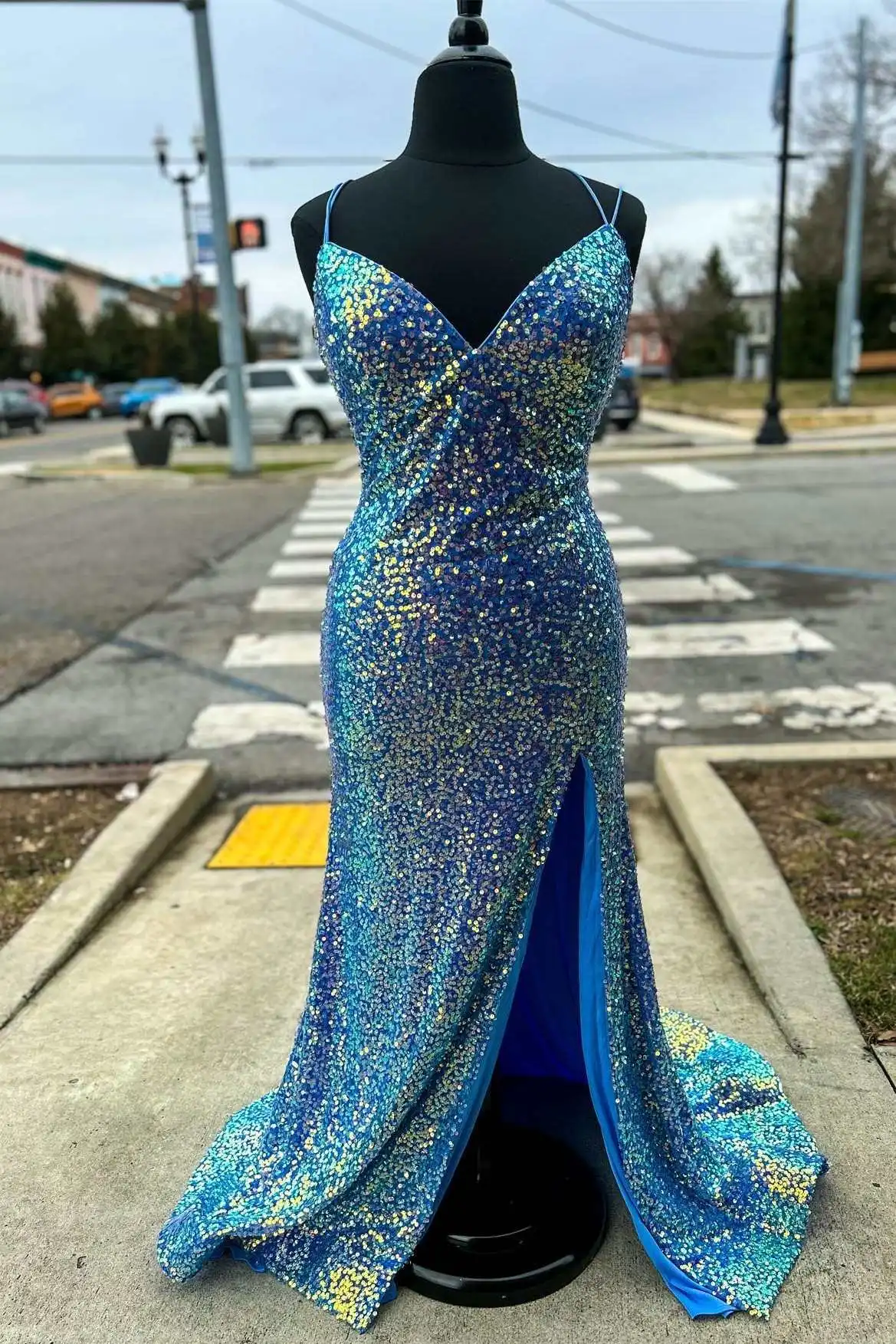 

Elegant Sequined V-Neck Evening Dresses Long Mermaid Prom Dress Sweep Train Cocktail Party Gowns for Women