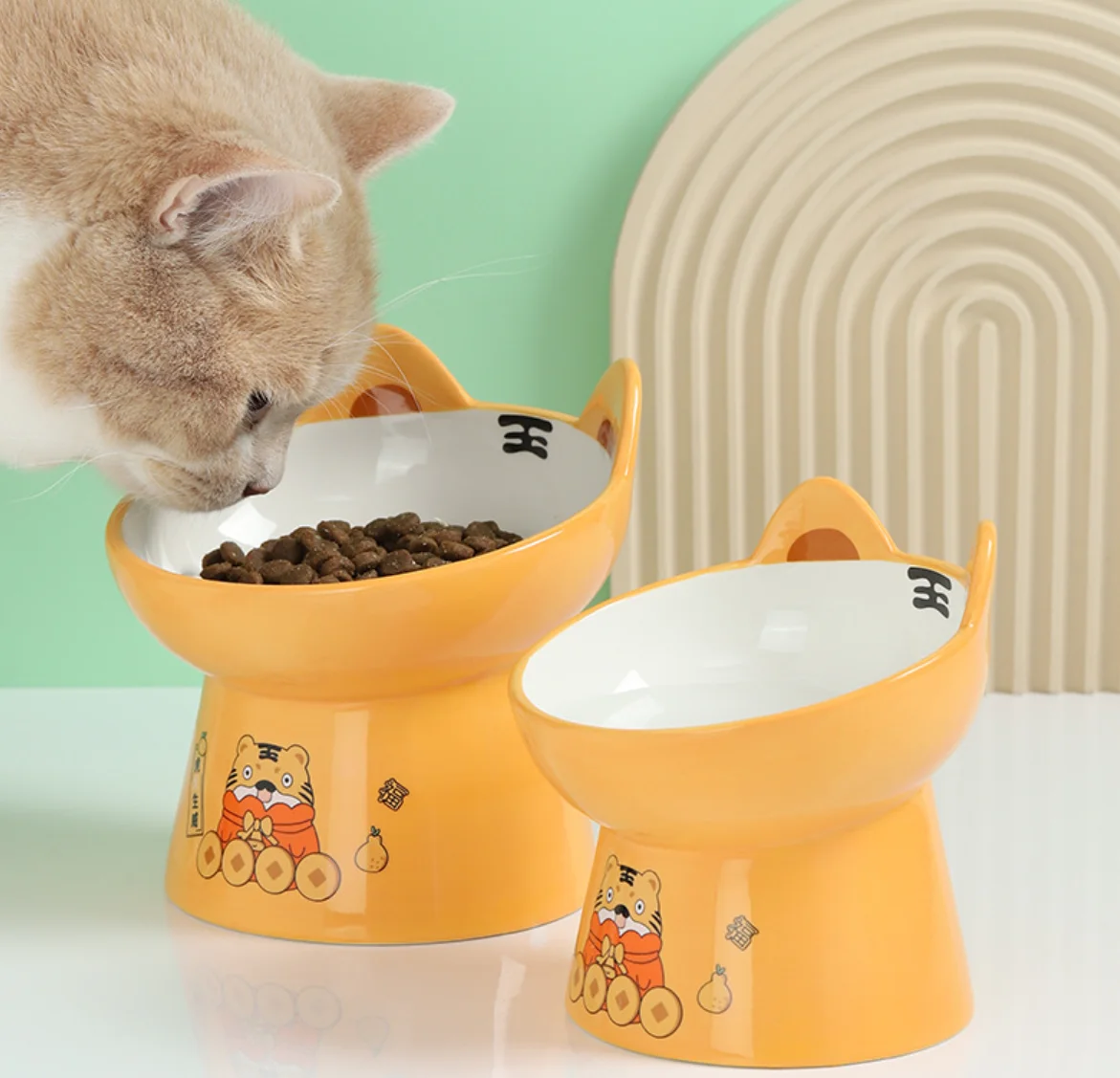 

Small Tiger Pet Ceramic Bowl Animal Modeling High Foot Oblique Mouth Bowl