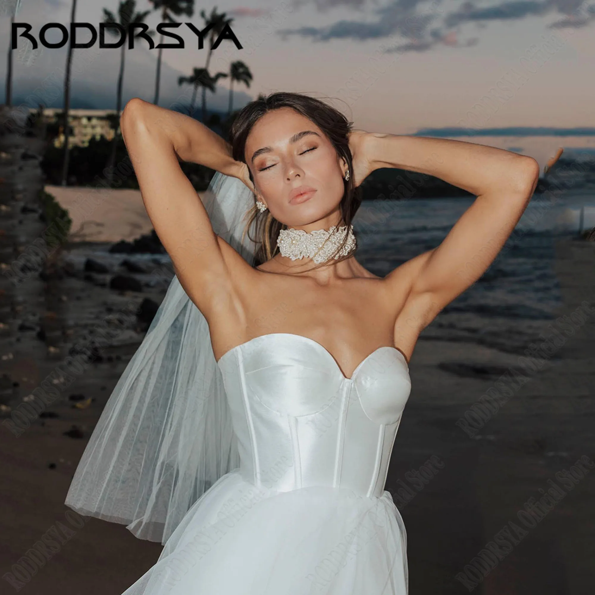 Фото Короткое свадебное платье RODDRSYA, 2024, платье невесты без бретелек, а-силуэт, выше колена, без рукавов, простые свадебные платьяКороткое свадебное платье Roddrsya 2024 Невеста без плечевого пояса A №3