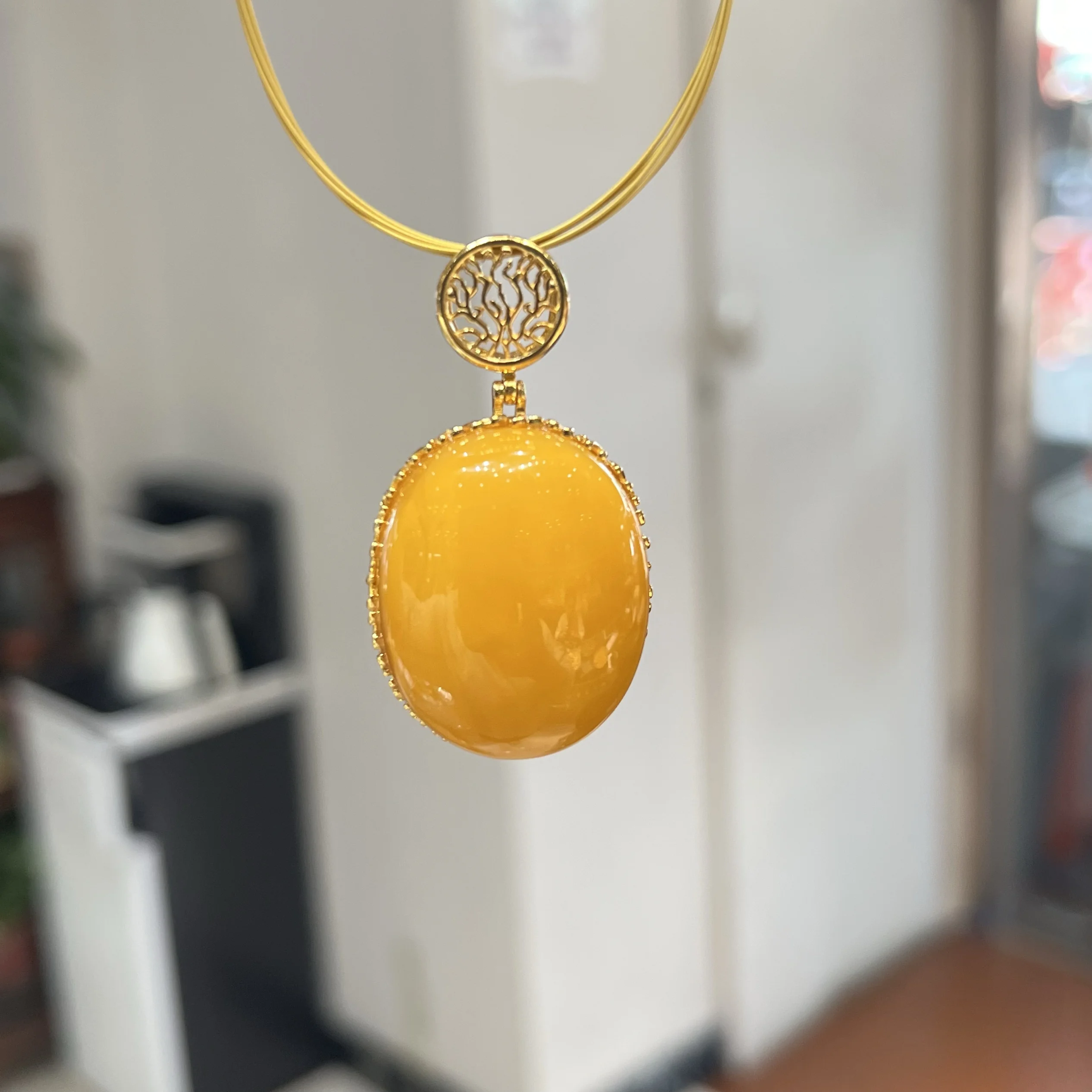 Ожерелье с подвеской из натурального пчелиного воска женское