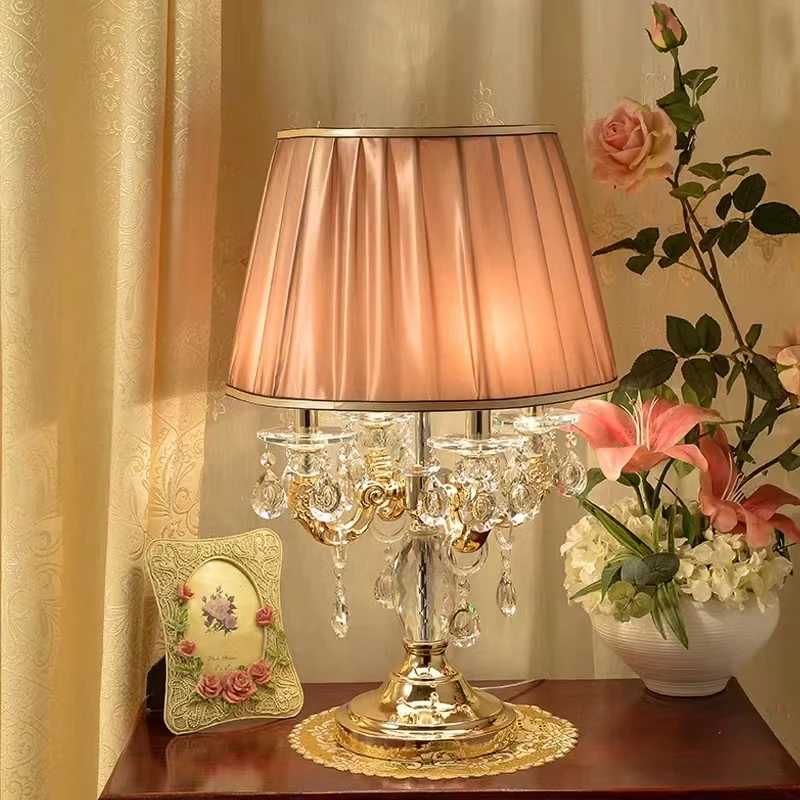 

Европейские Роскошные хрустальные настольные лампы, прикроватная лампа для спальни, освещение для гостиной, французского дворца, виллы, настольные светильники