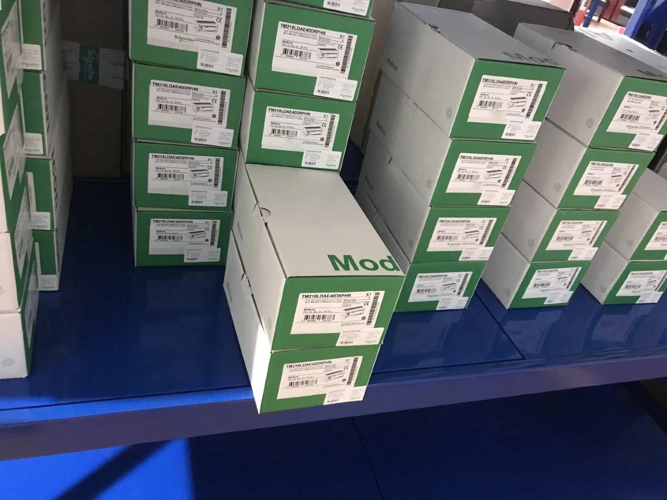 Schnei TM221CE16R PLC контроллер