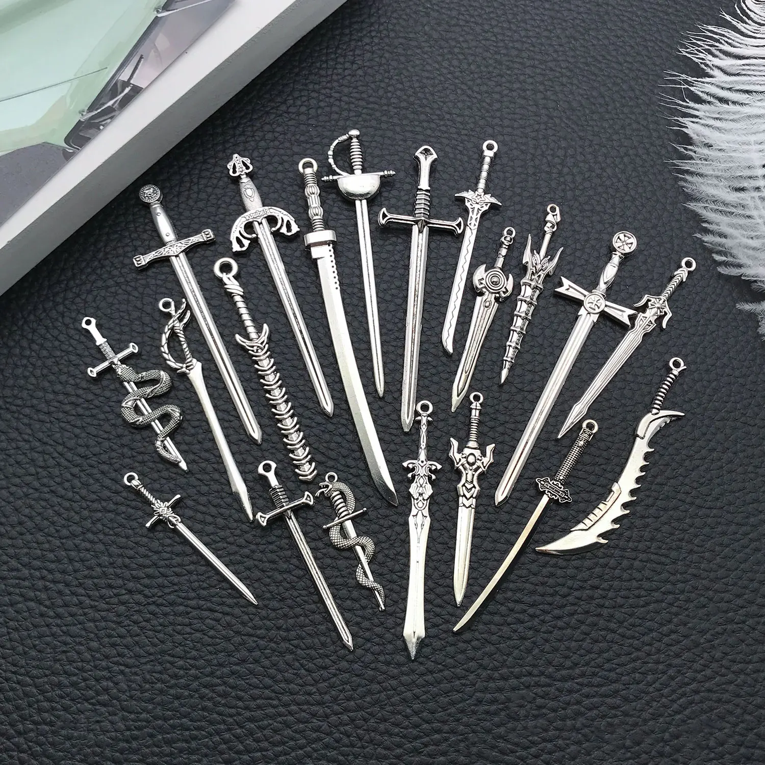 20 шт. набор закладок в виде искусственного меча для мужчин и женщин