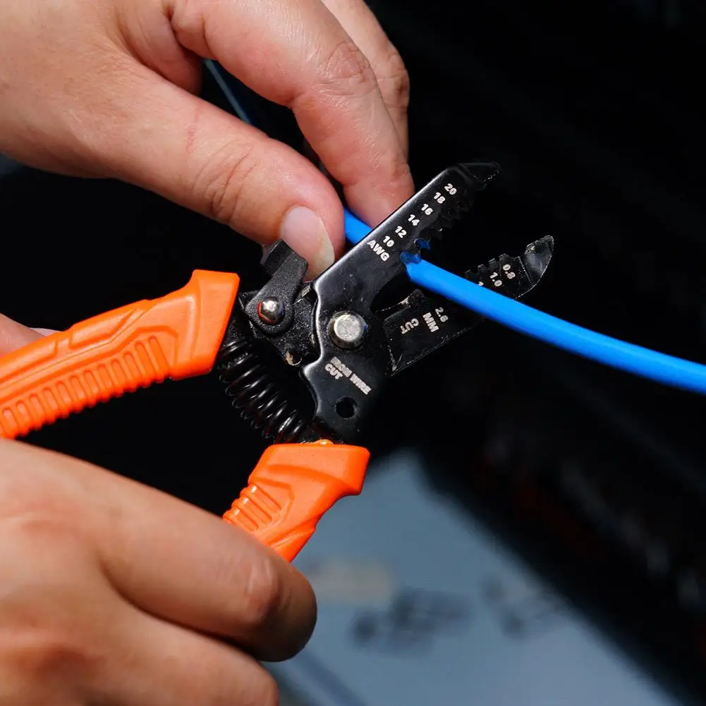 Многофункциональный инструмент для электрических плоскогубцев с функцией