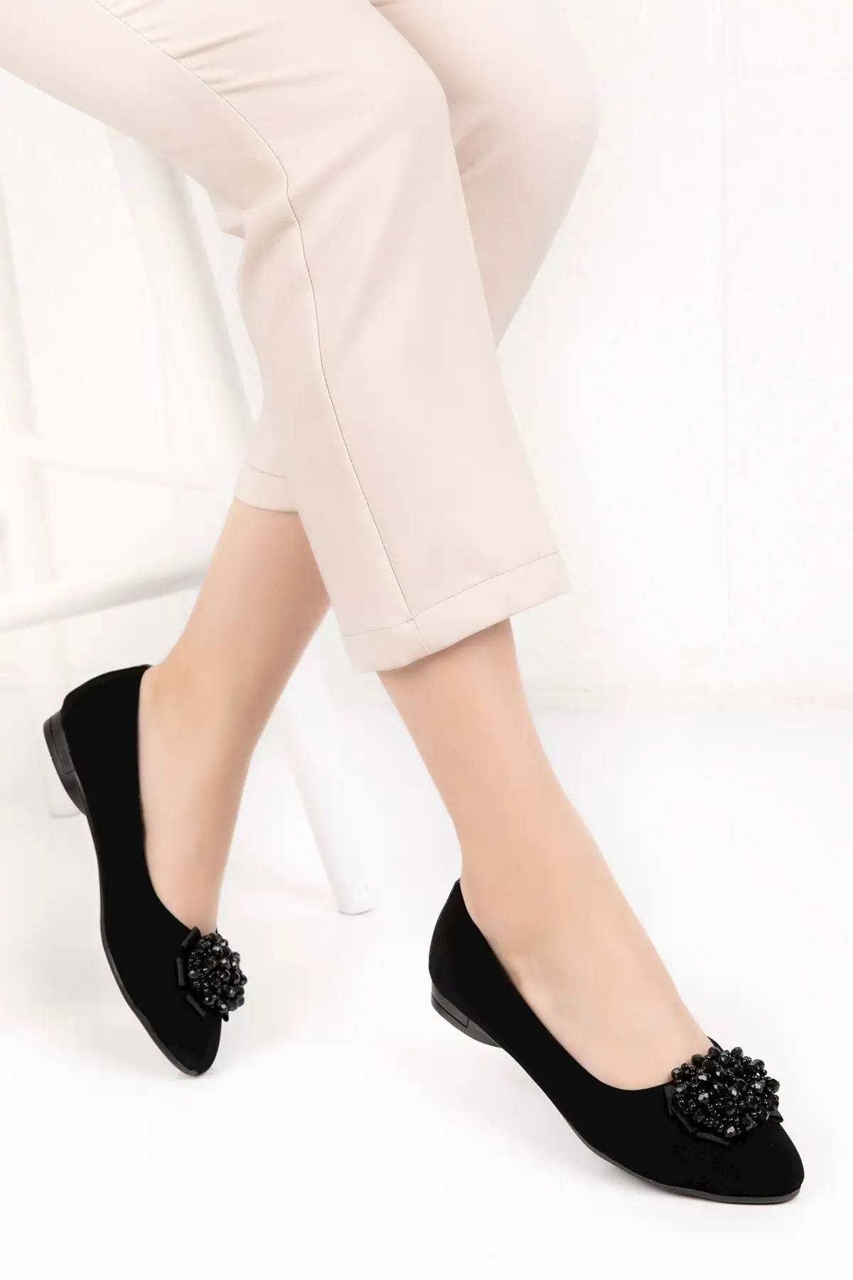 

Women's Black Genuine Leather Home Slipper