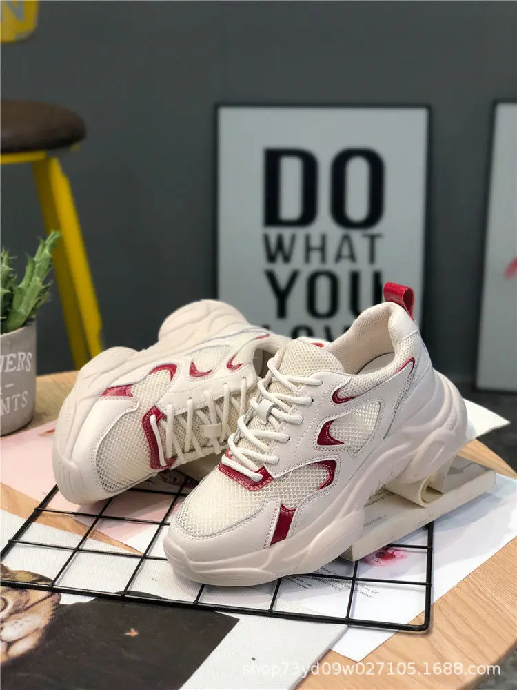 

Кроссовки женские сетчатые с вырезами, на толстой подошве, белые