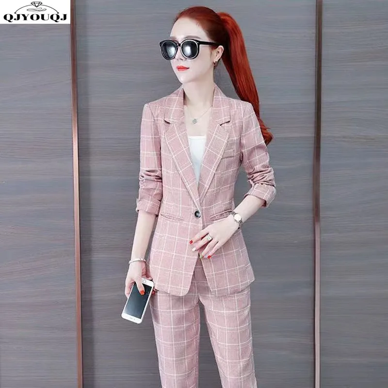 Новинка весны 2024 Женский комплект из трех предметов с клетчатым рисунком