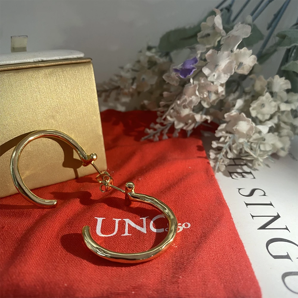 

Золотые Большие круглые металлические серьги Модные Простые высококачественные женские универсальные свидания подходят для Uno De 50