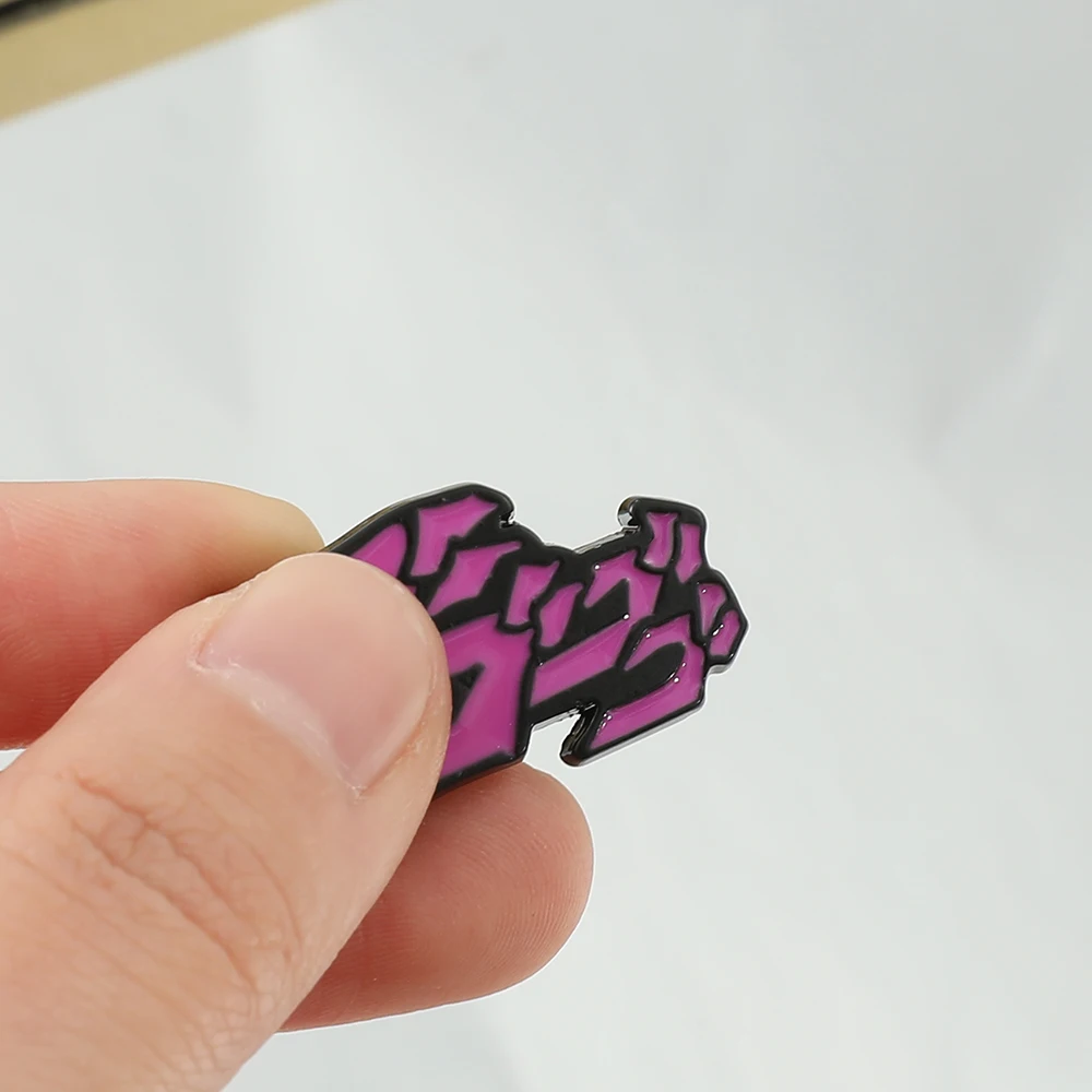 Классический жесткий эмалевый значок в виде мультяшного аниме Джоджо с