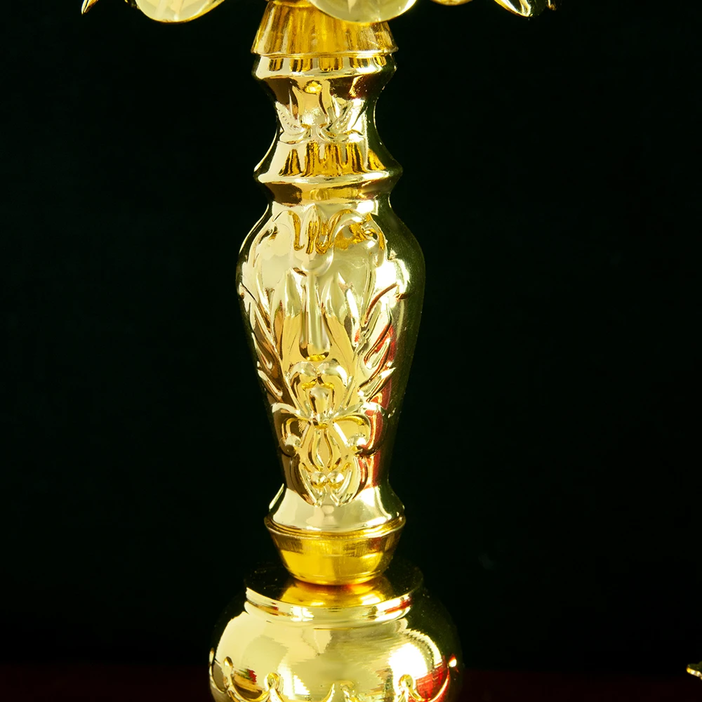 Декоративный подсвечник из сплава