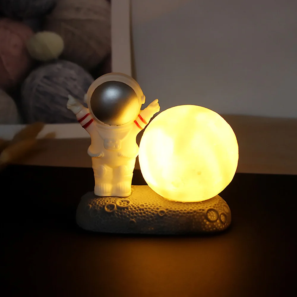 

Светодиодный ночник астронавт, Космический человек, прикроватный светильник для мальчика, спальни, настольное креативное украшение, украшение для дома, Подарочная лампа