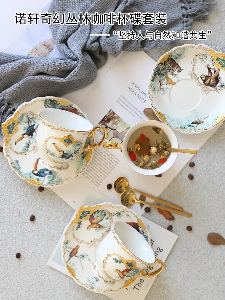 

Ceramic Coffee Cup European Style British Cup and Saucer Set Home Light Luxury Afternoon Tea Flower Tea Cups with Spoon Canecas