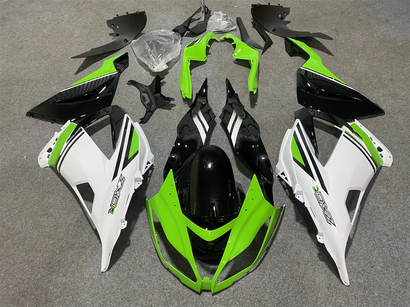 

Motorcycle Fairing Kit Suitable for Kawasaki ZX-6R 13-18 Years 636 6R 2013 2014 2015 2016 2017 2018 Fairing Black White Green