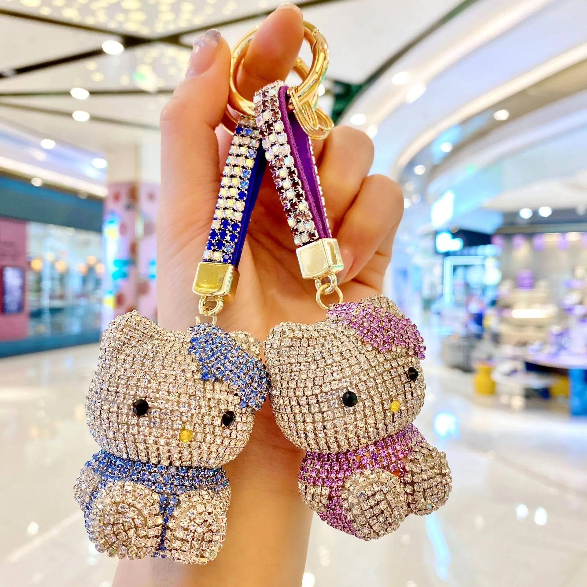 Diamond-Embedded Hello Kitty Keychain Fashion  Bags Hello Kitty Pendant Cute Doll Car Key Chain