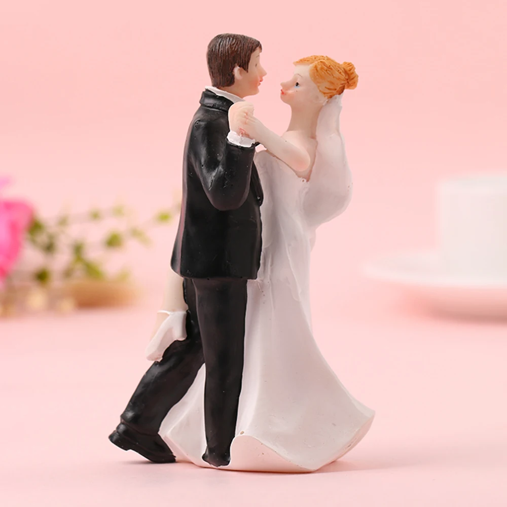 

Bride And Groom Cake Toppers Resin Doll Wedding Cake Topper Figurine Valentine's Day Engagement Decor Anniversary Gift