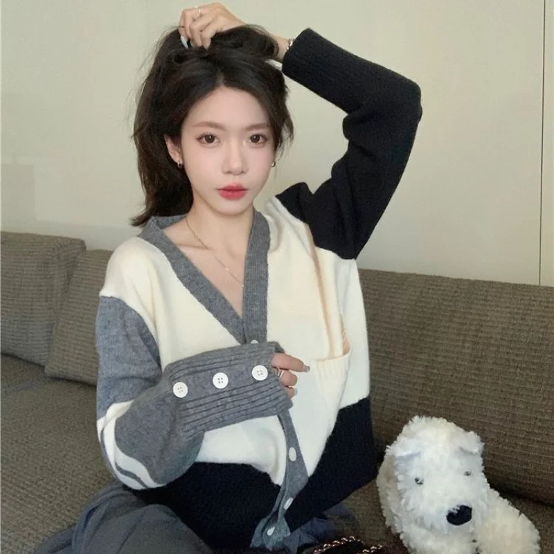 

Женский контрастный трикотажный кардиган с V-образным вырезом и длинным рукавом