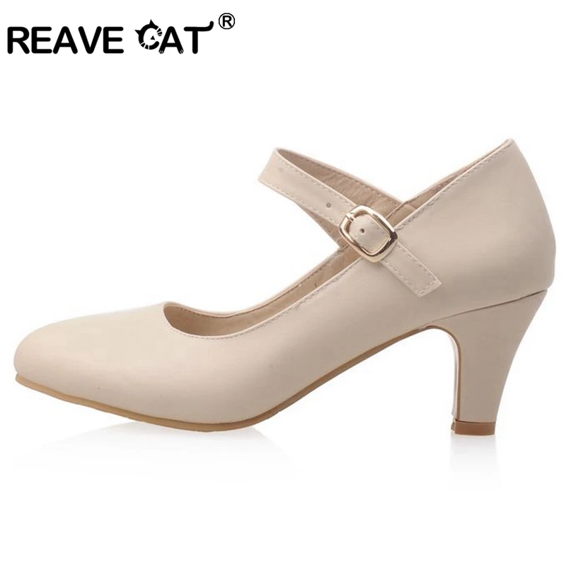 Фото Женские туфли-лодочки REAVE CAT на среднем каблуке, большой размер 43, весенне-осенние милые туфли с круглым носком, синие, бежевые туфли с пряжкой и ремешком №1