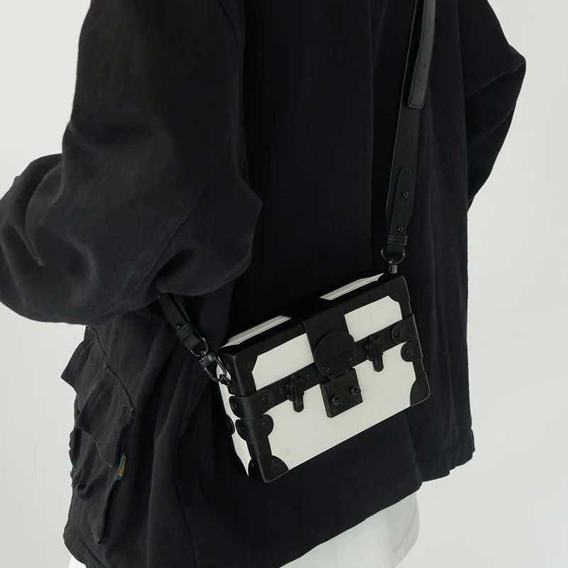 

Small 2023 Crossbody Bag Bag Bag New Men Unisex Designer Leather Single Shape Pu Box Shoulder Square Bag Shoulder