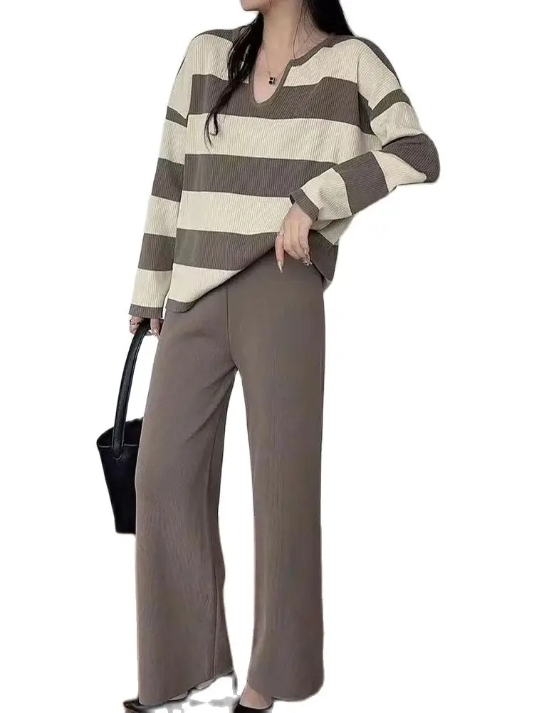 Повседневный вязаный пуловер в полоску с V-образным вырезом + свободные широкие