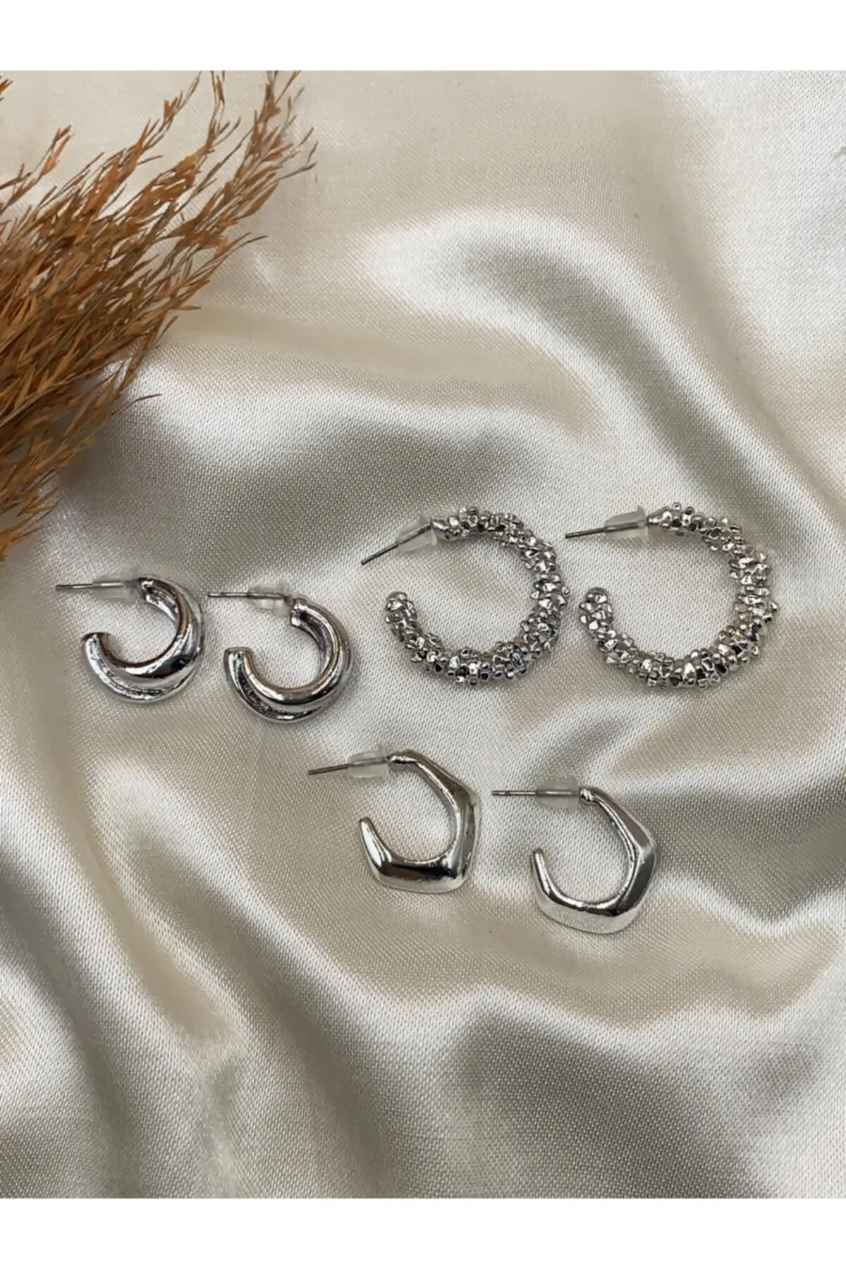 

2022 Women's Accessories Gift Hoop Earrings Silver Color Non Tarnish Suitable Good Quality Beautiful Summer Season