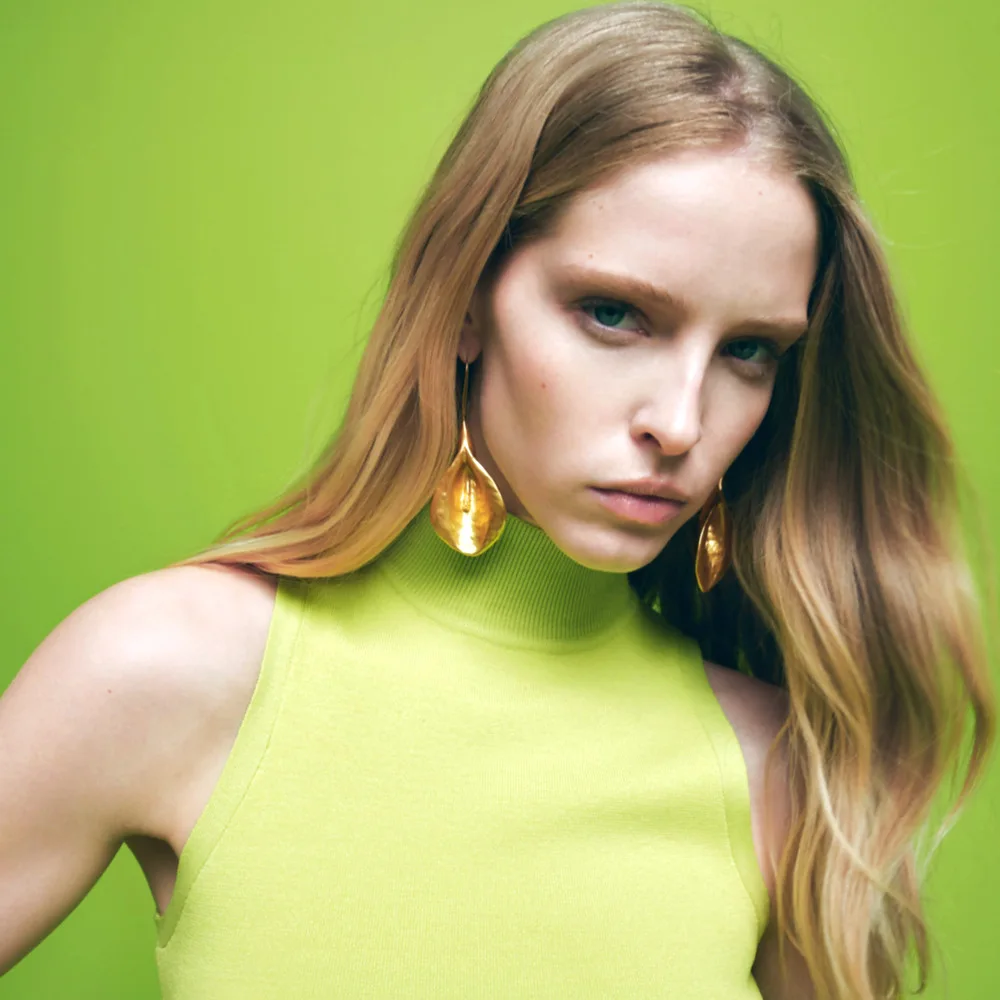 

Vintage Pastoral Style Golden Flower Earrings Exaggerated Long Leaves Flowers Ear Hook Luxury Jewelry for Women 2022 Trend New