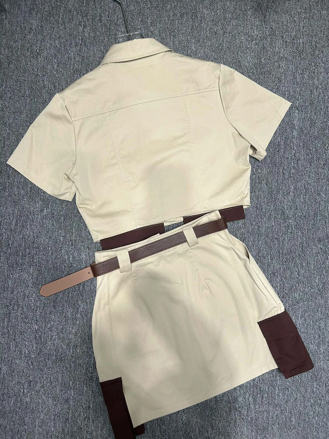 

2023 Summer New Letter Embroidery Street Gun Pocket American Canvas Work Shirt with Belt Decoration Straight Short Skirt Set