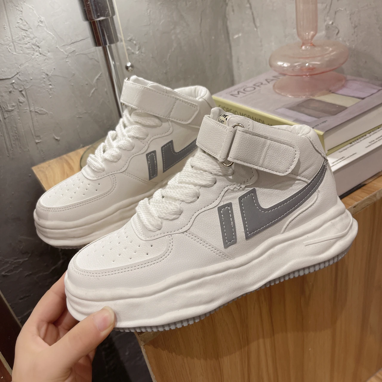 

Women's High Top White Sport Shoes 2022 New Women Platform Sneakers Female Breathable Mesh Lace Up Shoes Ladies Casual Dad Shoes