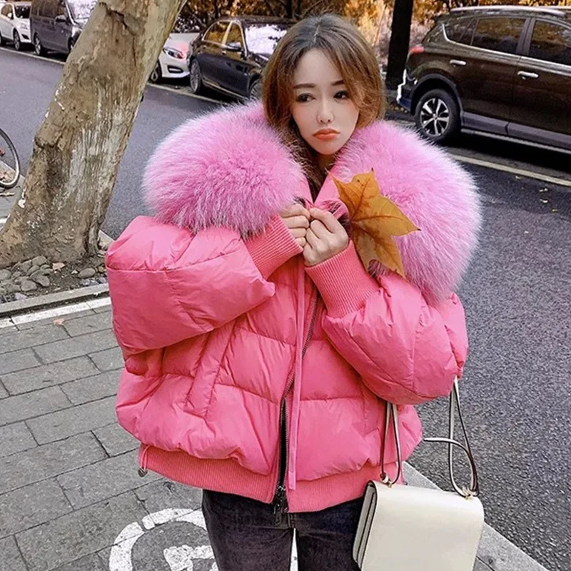 Женский пуховик с воротником из лисьего меха на 90% белом утином пуху