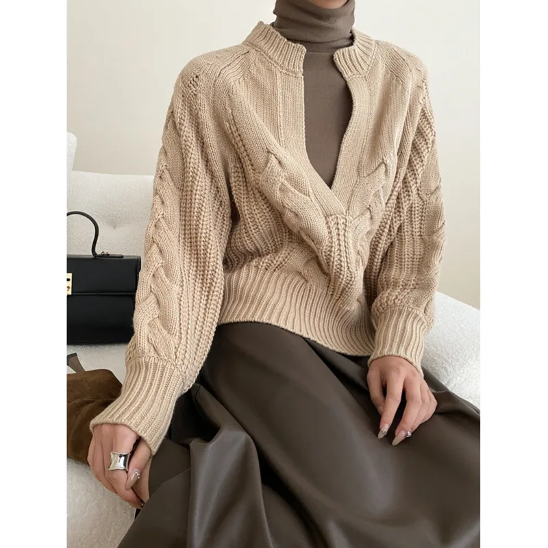 

Женский вязаный свитер с V-образным вырезом и длинным рукавом