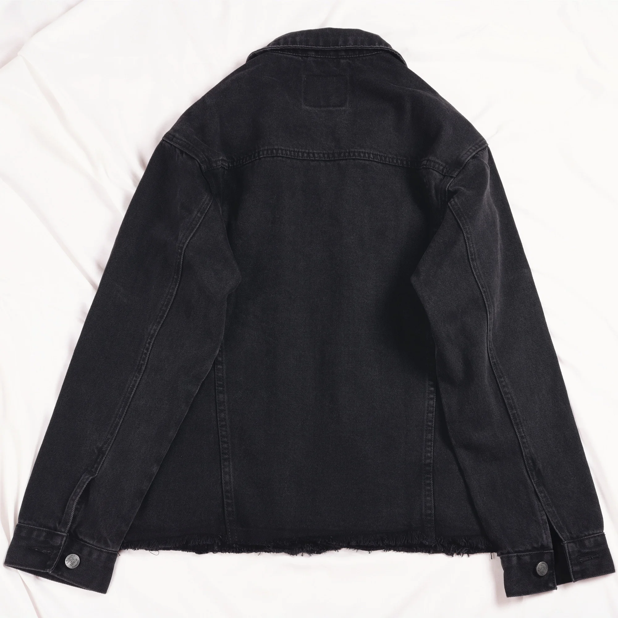 

Куртка женская джинсовая с молнией на подоле, модная верхняя одежда, свободная повседневная одежда из денима, черный цвет, на весну-осень