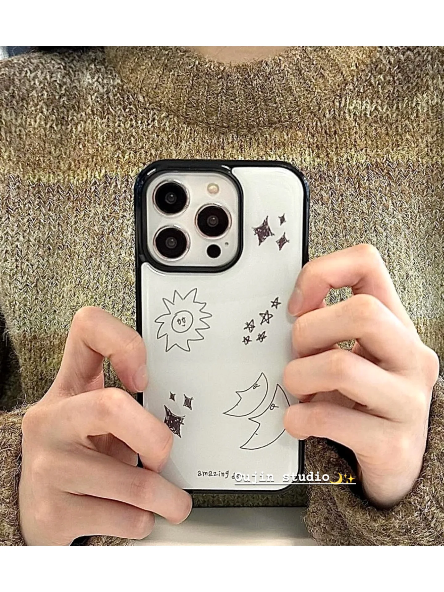 Блоггер из Южной Кореи с простой романтической звездой и Луной для пары