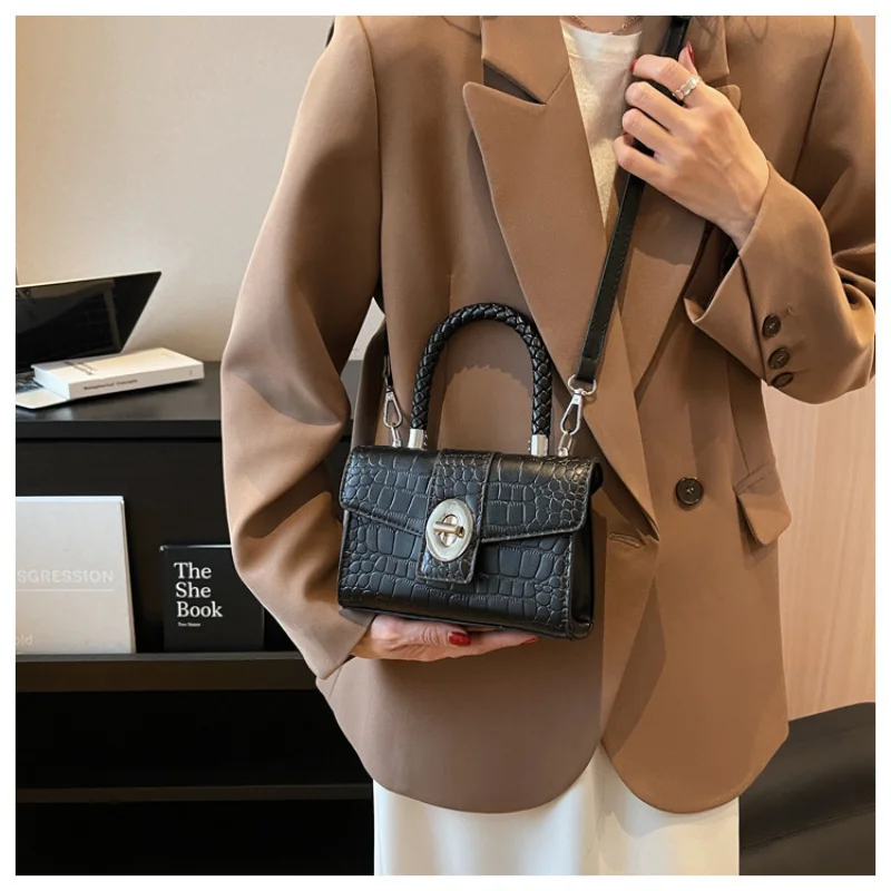 2023 New PU Crocodile Pattern One Shoulder Small Square Bag Feminine Temperament Portable Cross-body Female Bag Luxury Handbag