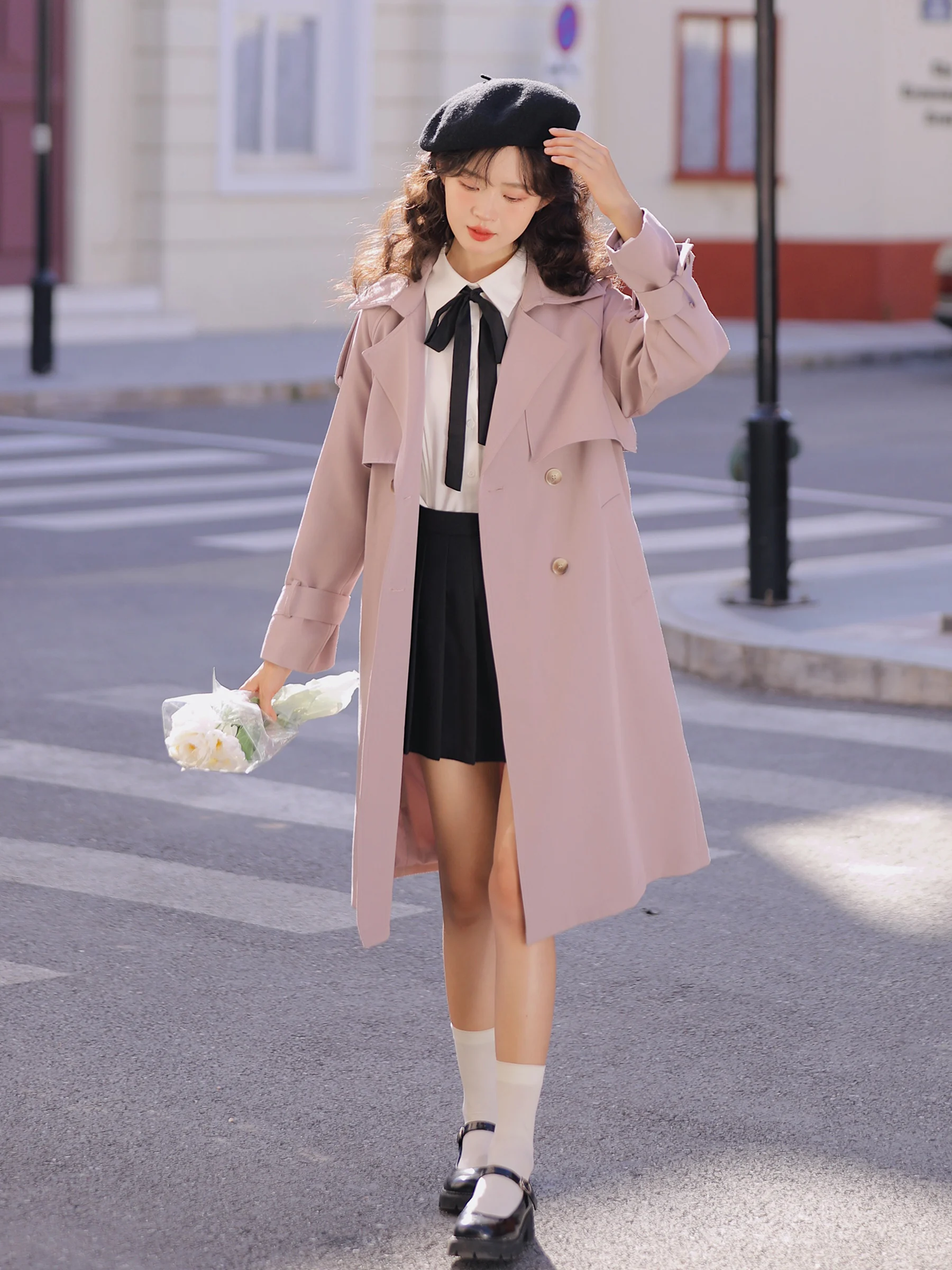 Женский тренчкот средней длины цвета хаки на весну и осень