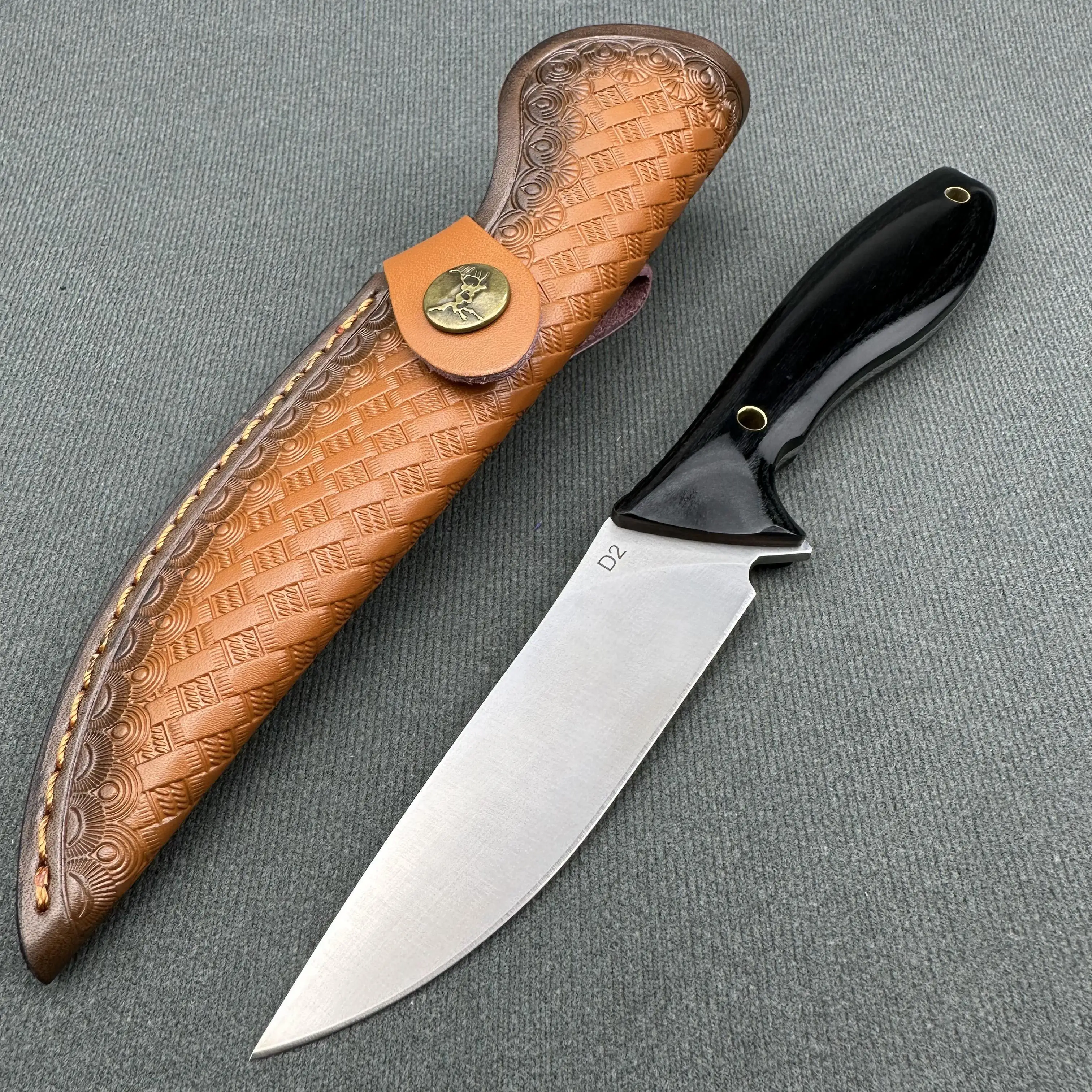 

D2 стальной Боуи нож 100% ручной работы, полный Танг Фантастическая черная ручка кожаный футляр, наружная охота, бушкрафт и кемпинг