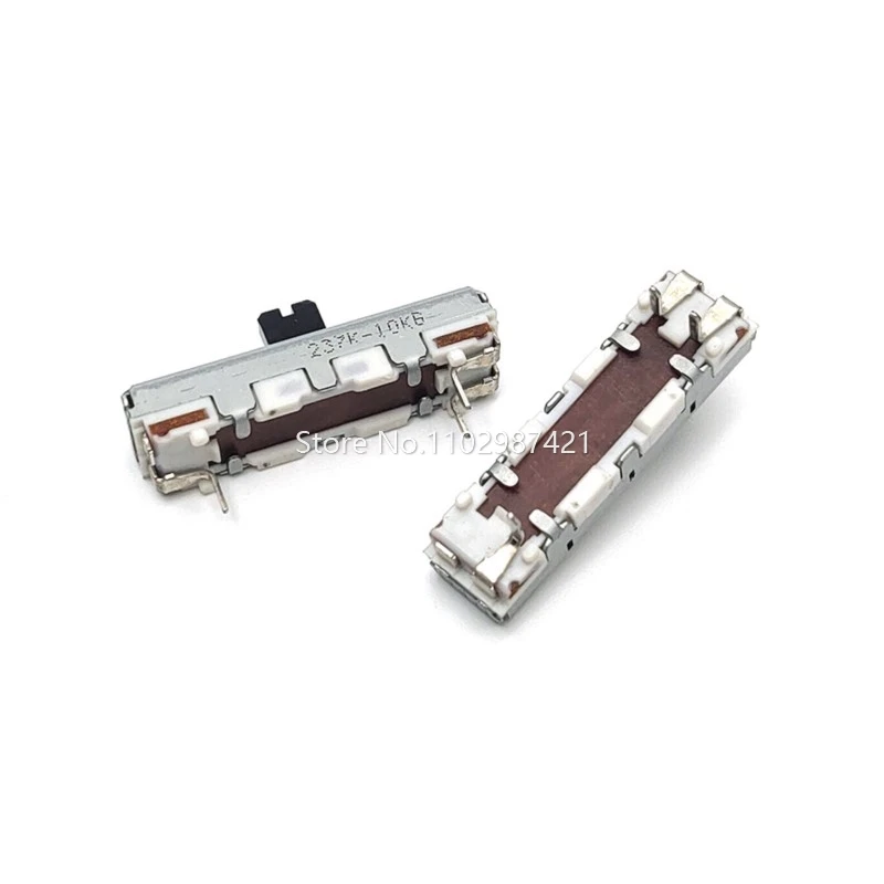 

Раздвижной потенциометр RS151113JA02