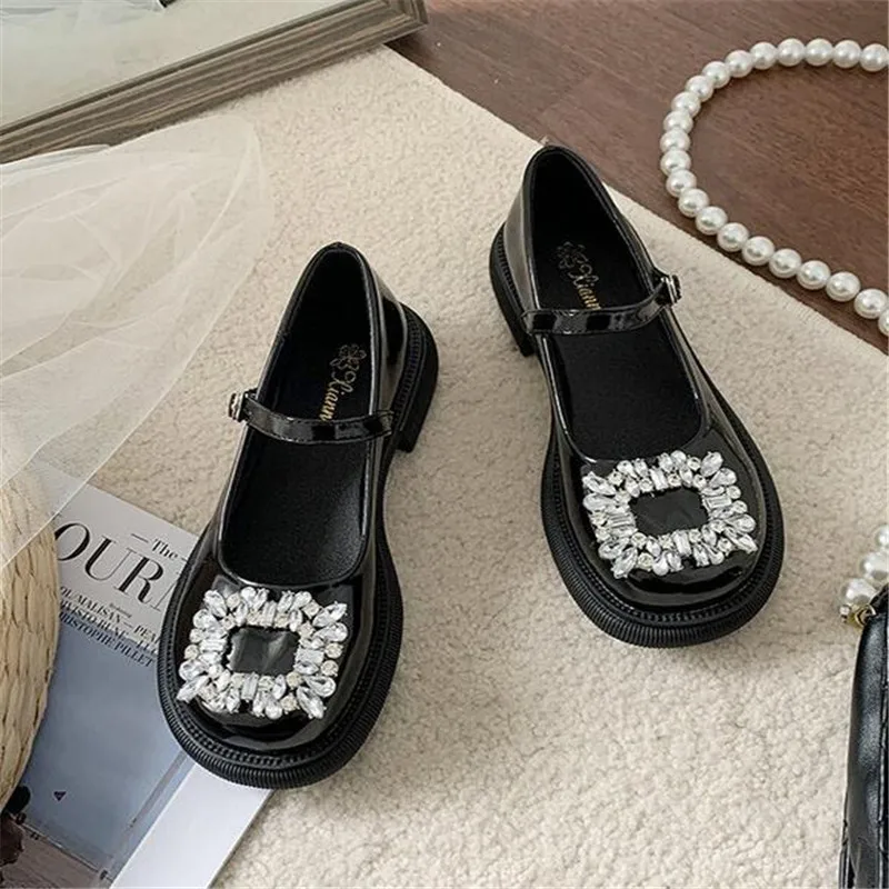 Женские туфли-оксфорды из лакированной кожи с круглым носком