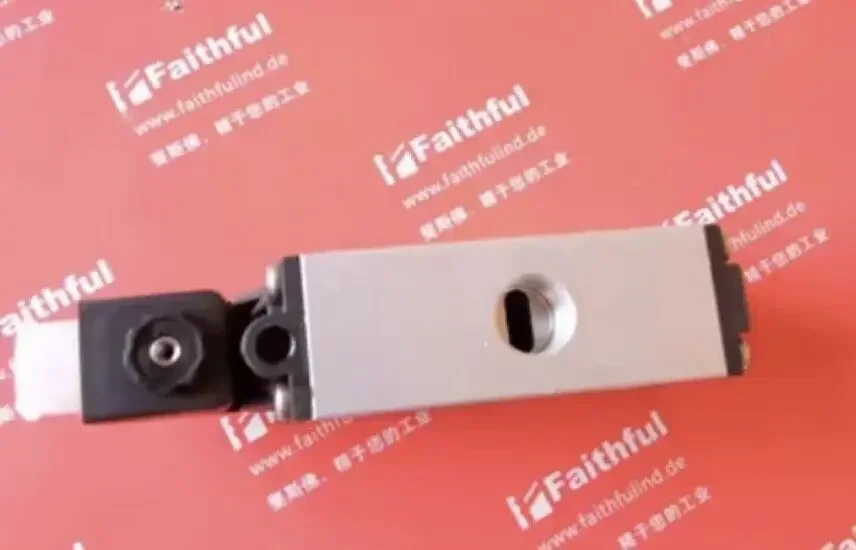 1 ШТ. НОВЫЙ ПОДХОД ДЛЯ Авентики 5724560220 Двухпозиционный трехходовой реверсивный