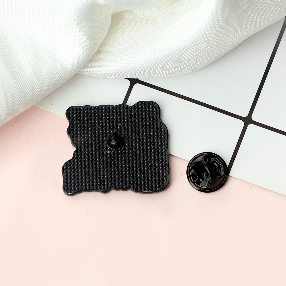 Эмалированная брошь в виде тыквы цвет ассортименте