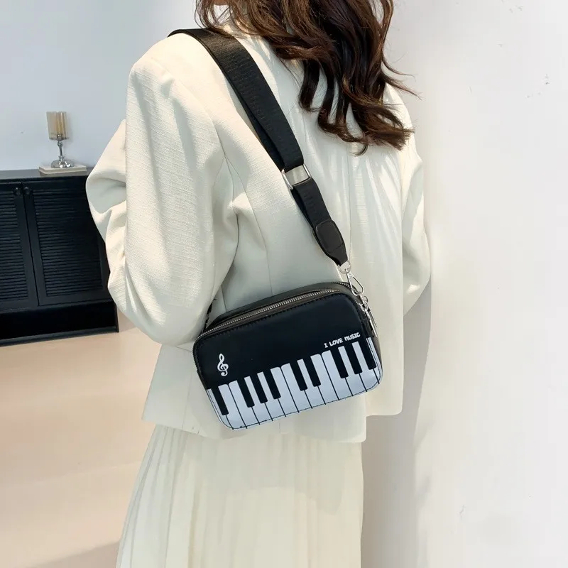 Модные сумки через плечо для женщин тренд 2024 женская маленькая квадратная сумка