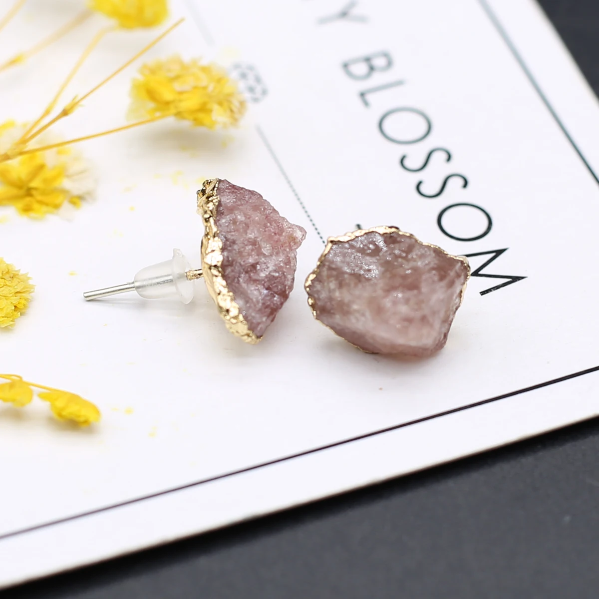 

Natural Strawberry Crystal Earrings Irregural Shape Natural Agate Stone Earrings for Making DIY Jewerly Wholesale 14x21mm