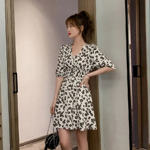 

Small daisy flower dress summer dress new short skirt pastoral v collar temperament slim waist A-line skirt WHITE