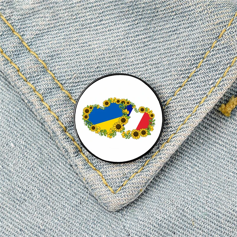 Забавные броши на заказ в виде Канады и Украины