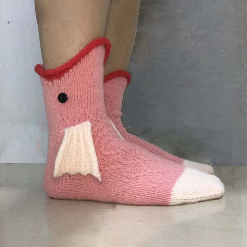 

Fashionable New Men's Women's Crocodile Shark Ins Creative Cartoon Red Billed Fish Floor Socks Warm Medium Wool Stockings Women