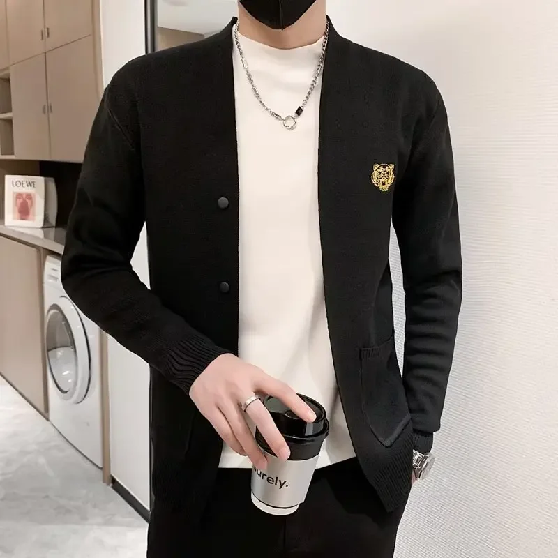 Весенне-осенний мужской вязаный кардиган с вышивкой новинка 2023 деловой стиль