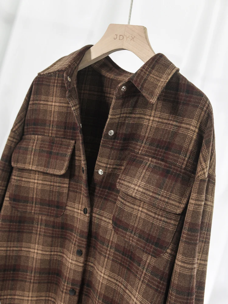 Шерстяные клетчатые рубашки кофейного цвета. Женское пальто на осень и зиму.