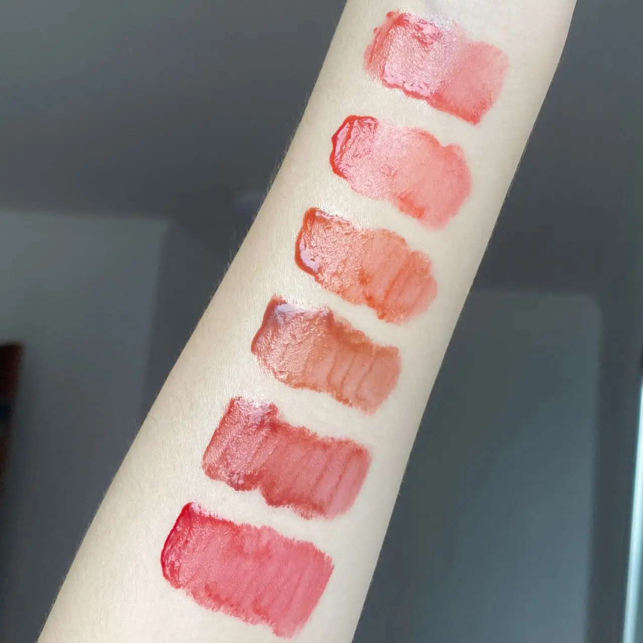 Зеркальная глазурь для губ Toot Dodo T817Mirror увлажняет и не тускнеет помаду цвета