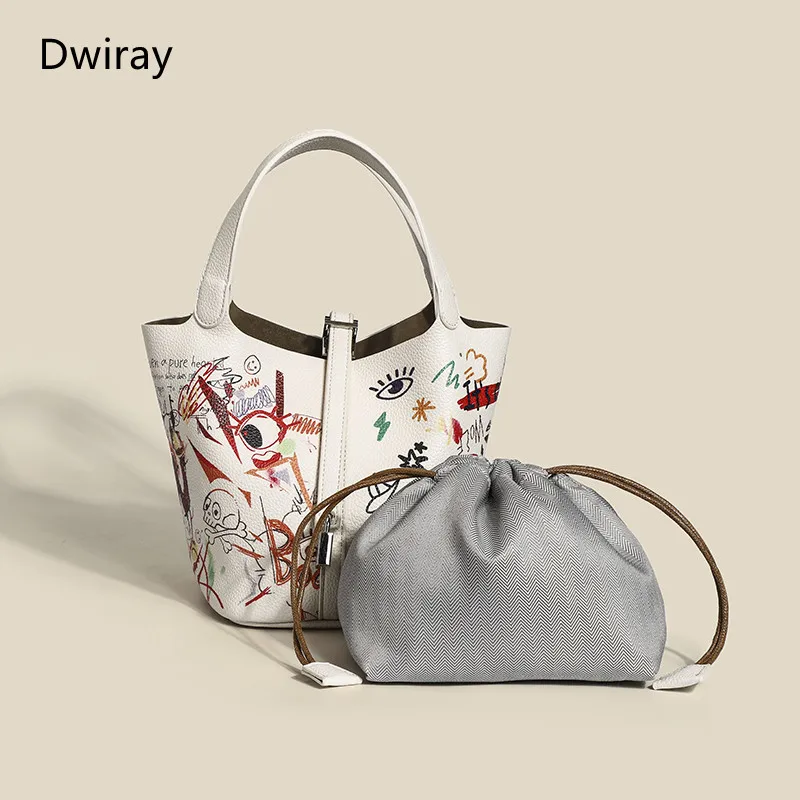 

Женская кожаная сумка-ремень с металлическим замком и ремешком на плечо